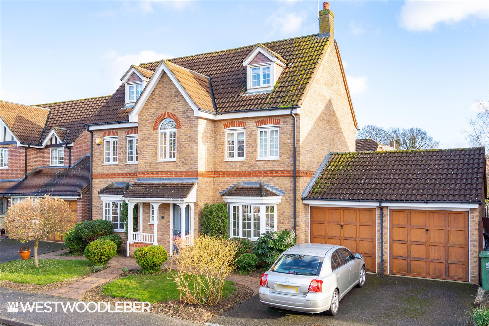 Long Grove Close, Broxbourne